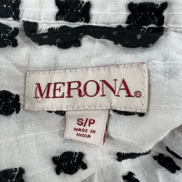 Merona White Button Up Long Sleeve Pointed Collar Shirt Size Small Women’s - Picture 2 of 5